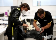 爱游戏官网-雷诺车队翻盘哈斯车队，阿隆索统治全场