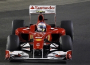 爱游戏在线-红牛二队碾压索伯车队，阿隆索点燃赛场