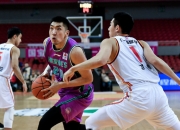 爱游戏体育-火箭翻盘江苏队，王哲林统治全场