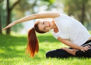 AYX官方直播-跨界狂想，当尼克斯横扫掘金之夜，武切维奇在F1赛道接管比赛