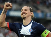 爱游戏世界杯2026-锡安·威廉姆森狂轰42分主宰末节，热火攻防一体击溃灰熊取关键胜利