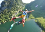 AYX官方直播-伊布焦点战王者归来，曼联狂胜加拿大展现统治力