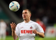 爱游戏体育-银箭与绿魔的缠斗，佩雷兹绝杀点燃巴林之夜，索伯鏖战力压阿斯顿马丁