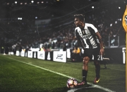 爱游戏入口-鹈鹕展翅完胜福建，利拉德三分雨刷新历史纪录