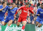 AYX官方直播-赛道奇迹，周冠宇关键制胜，索伯车队战术碾压红牛王朝