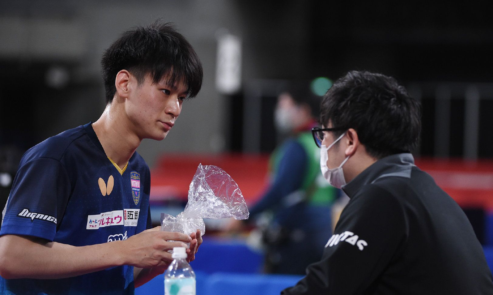 日本队完胜波兰队，梁靖崑高光表现