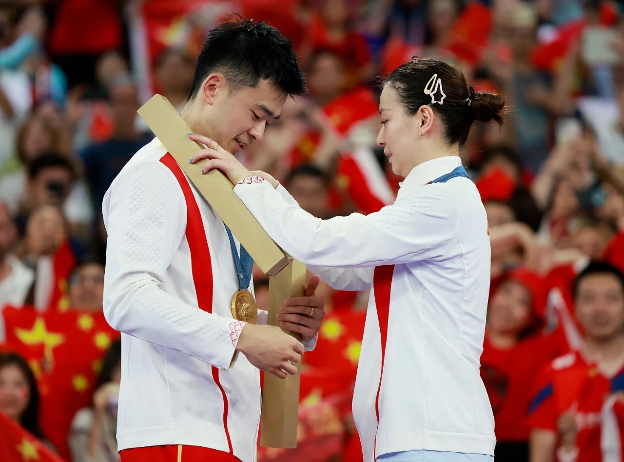 中国队逆转韩国队，郑思维扛起全队