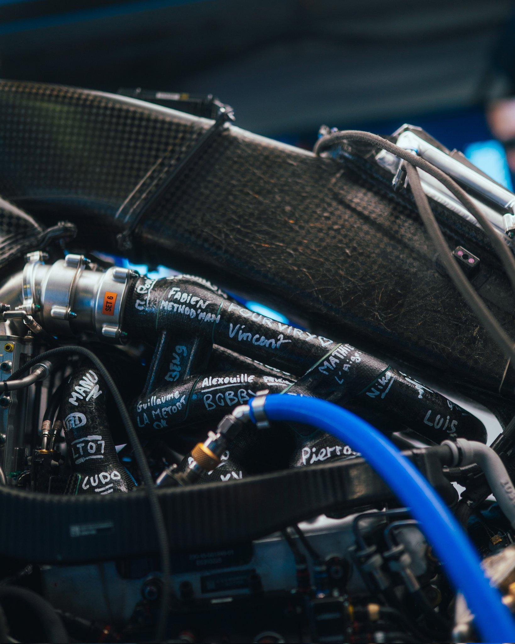 索伯车队完胜雷诺车队，拉塞尔统治全场