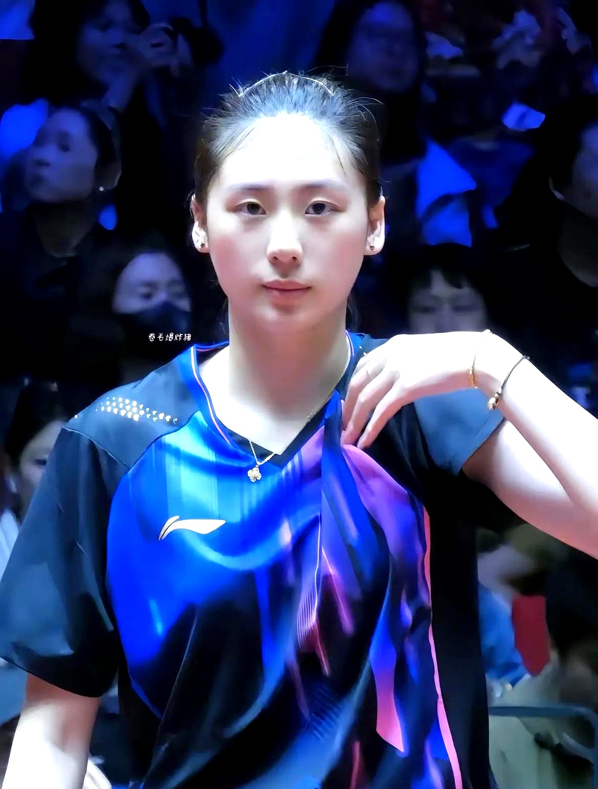 日本羽毛球队逆转丹麦羽毛球队，辛杜惊艳世界