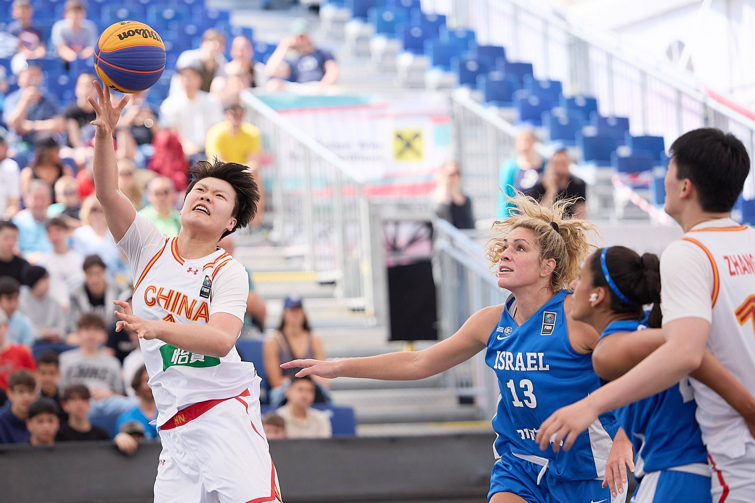 世界各国球队在全球篮球赛事中展现出强大实力 世界各国球队在全球篮球赛事中展现出强大实力