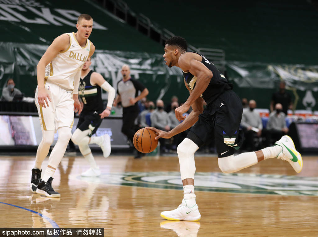 独行侠翻盘四川队,字母哥带队取胜 独行侠翻盘四川队,字母哥带队取胜