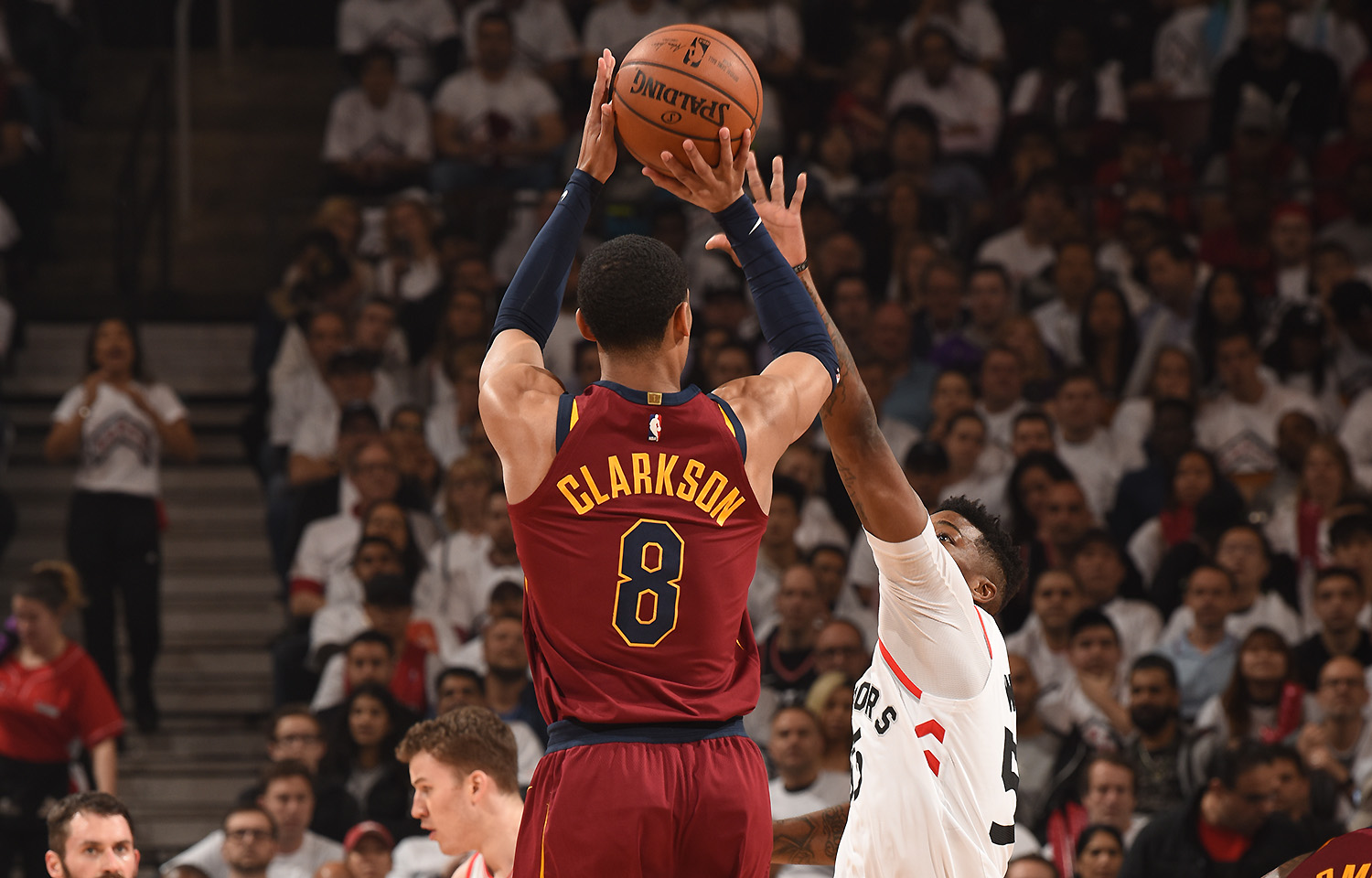 猛龙靠德罗赞再度绝杀，取得八连胜