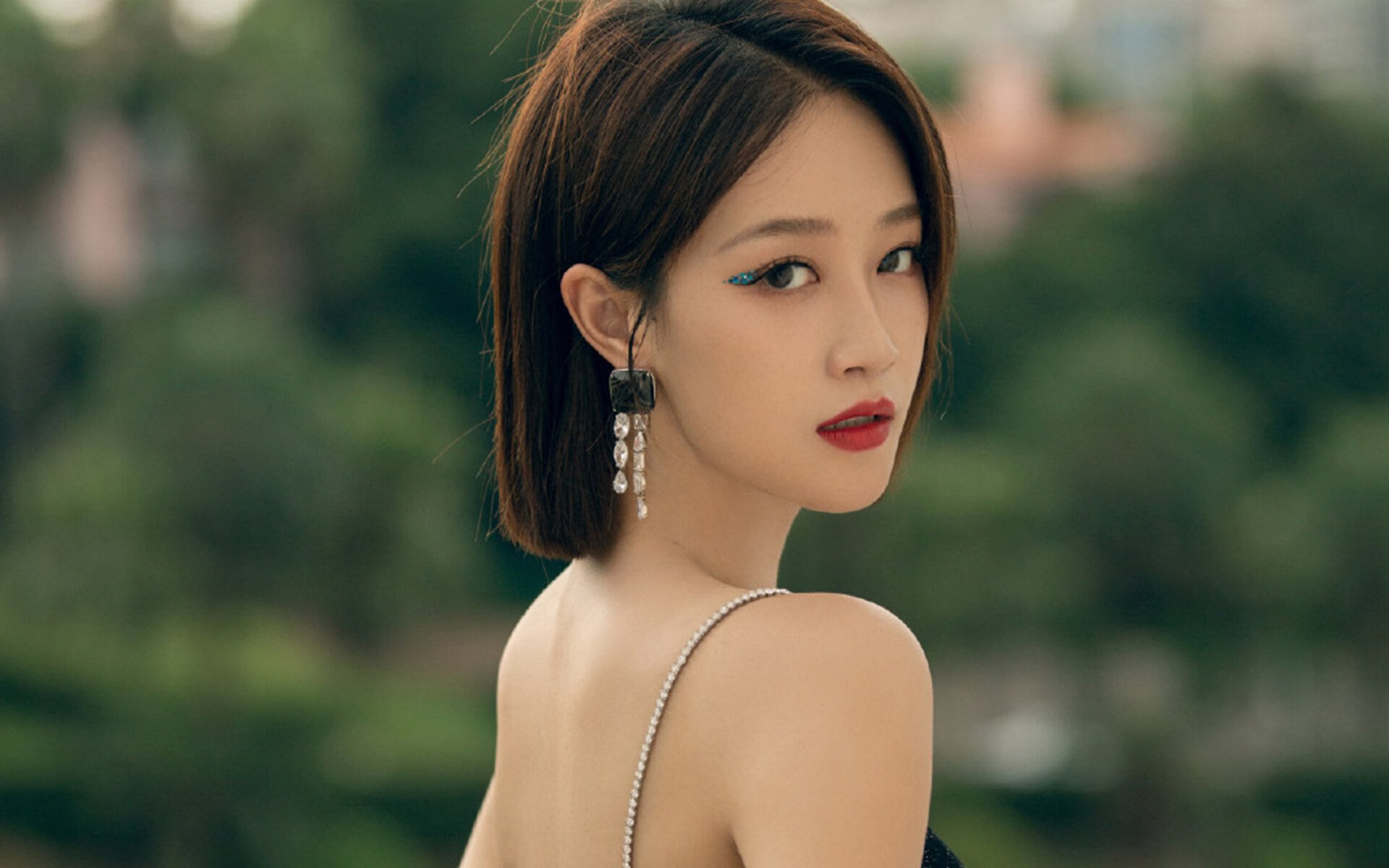 魔术翻盘新疆队，武切维奇状态火热，一场跨越地域的篮球对话