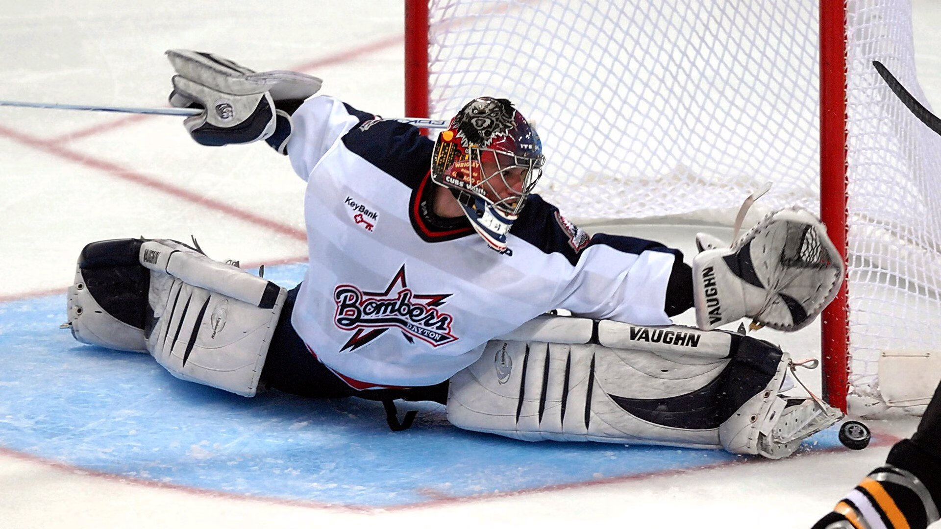 拉文惊艳四座引爆全场，深圳队火力全开压制老鹰展现实力