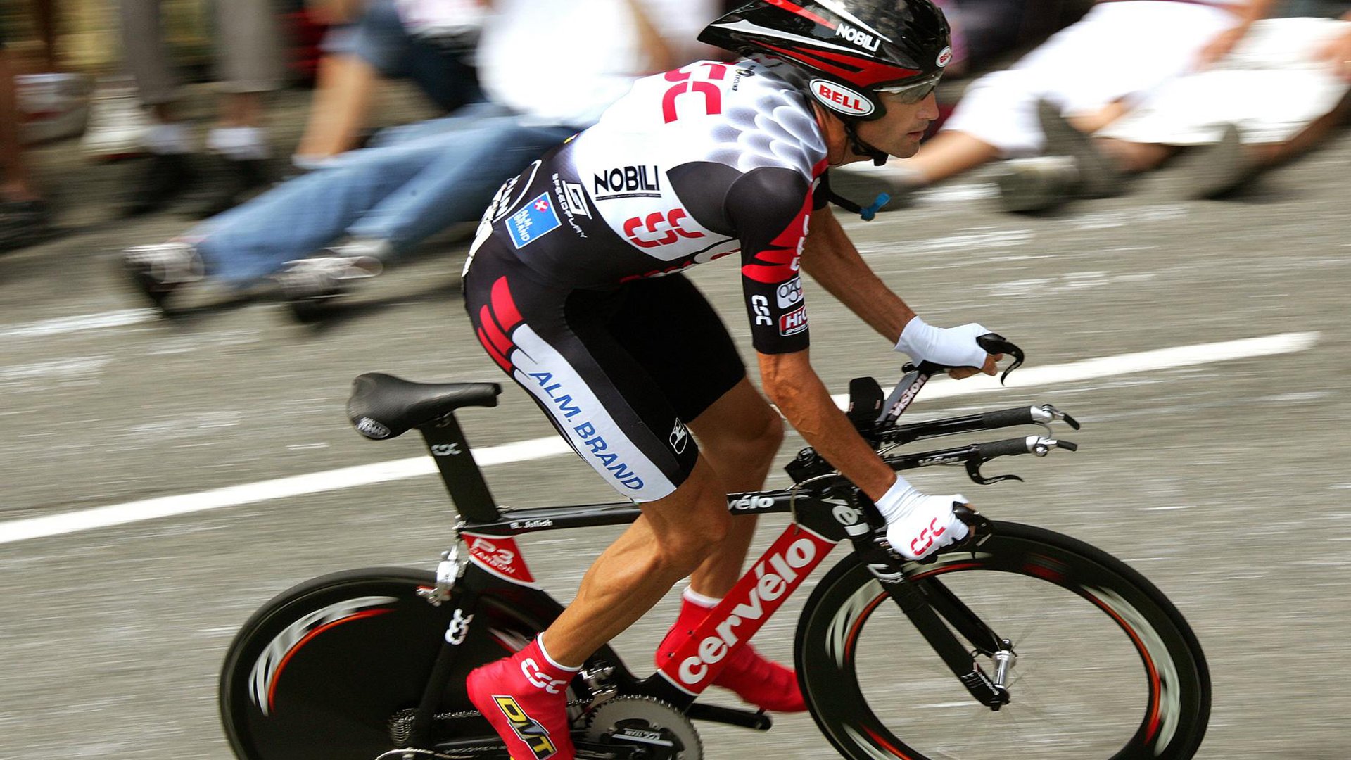 拉梅洛成全场焦点，尼克斯力克篮网